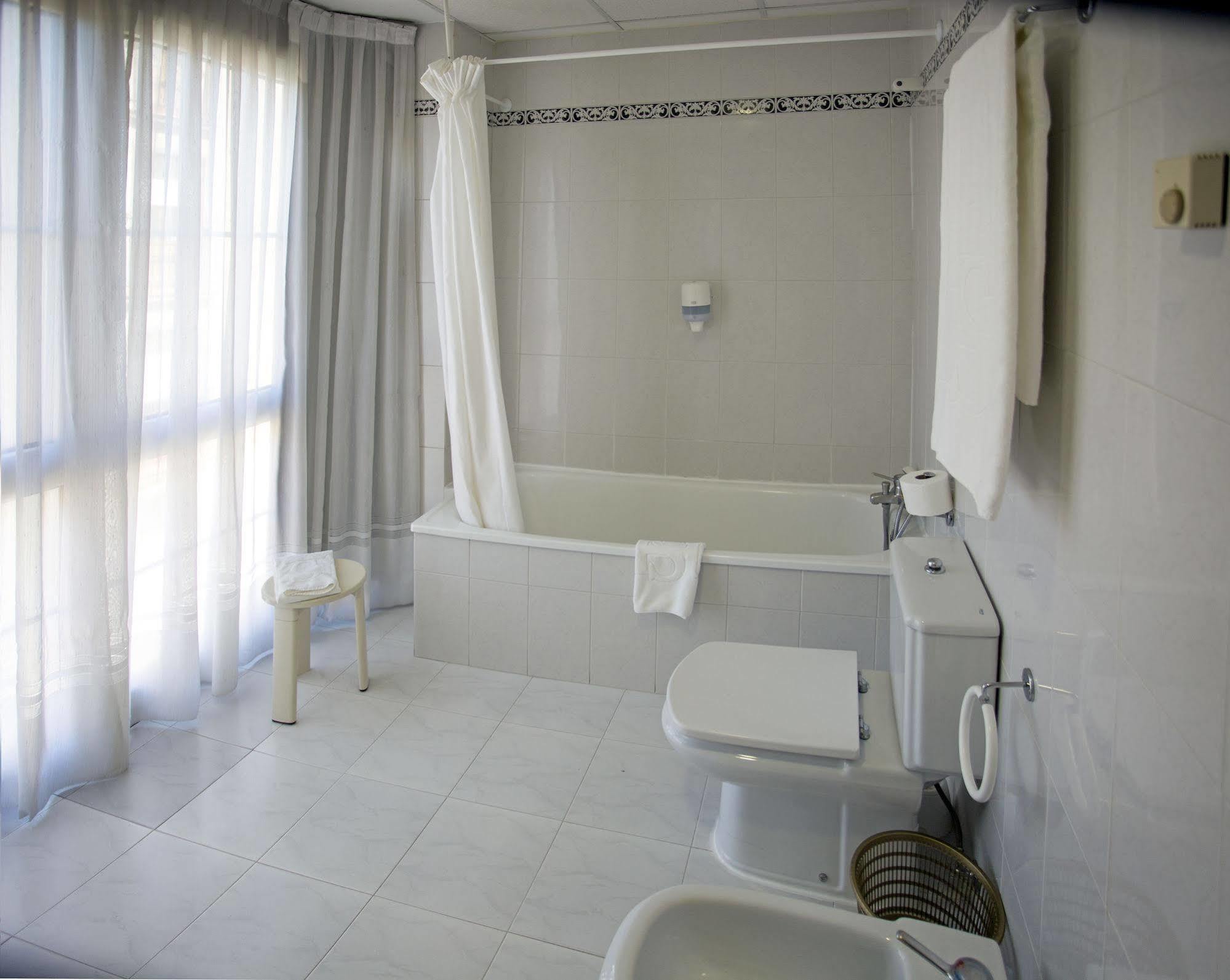 Hotel Don Rodrigo Palencia Bagian luar foto